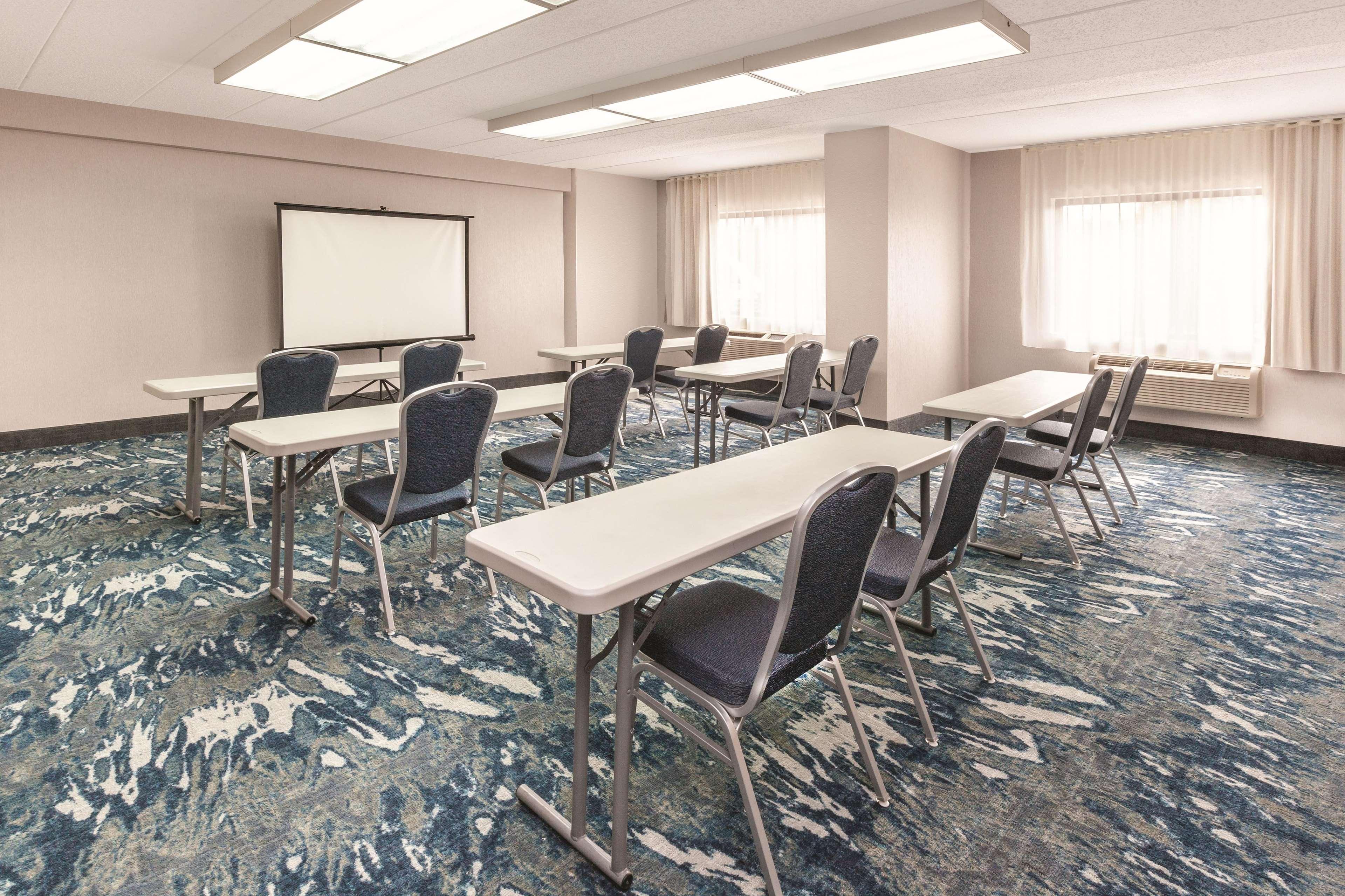 La Quinta By Wyndham Philadelphia Airport Hotel Essington Exterior photo