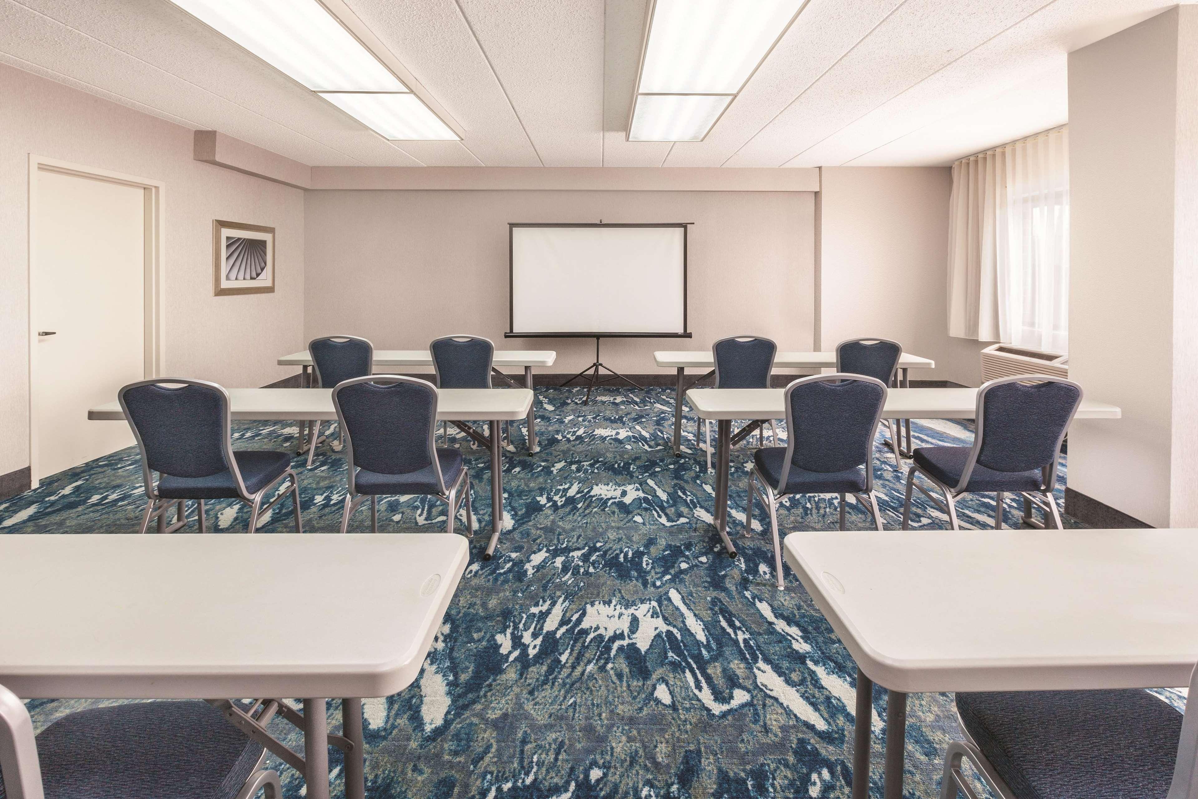 La Quinta By Wyndham Philadelphia Airport Hotel Essington Exterior photo