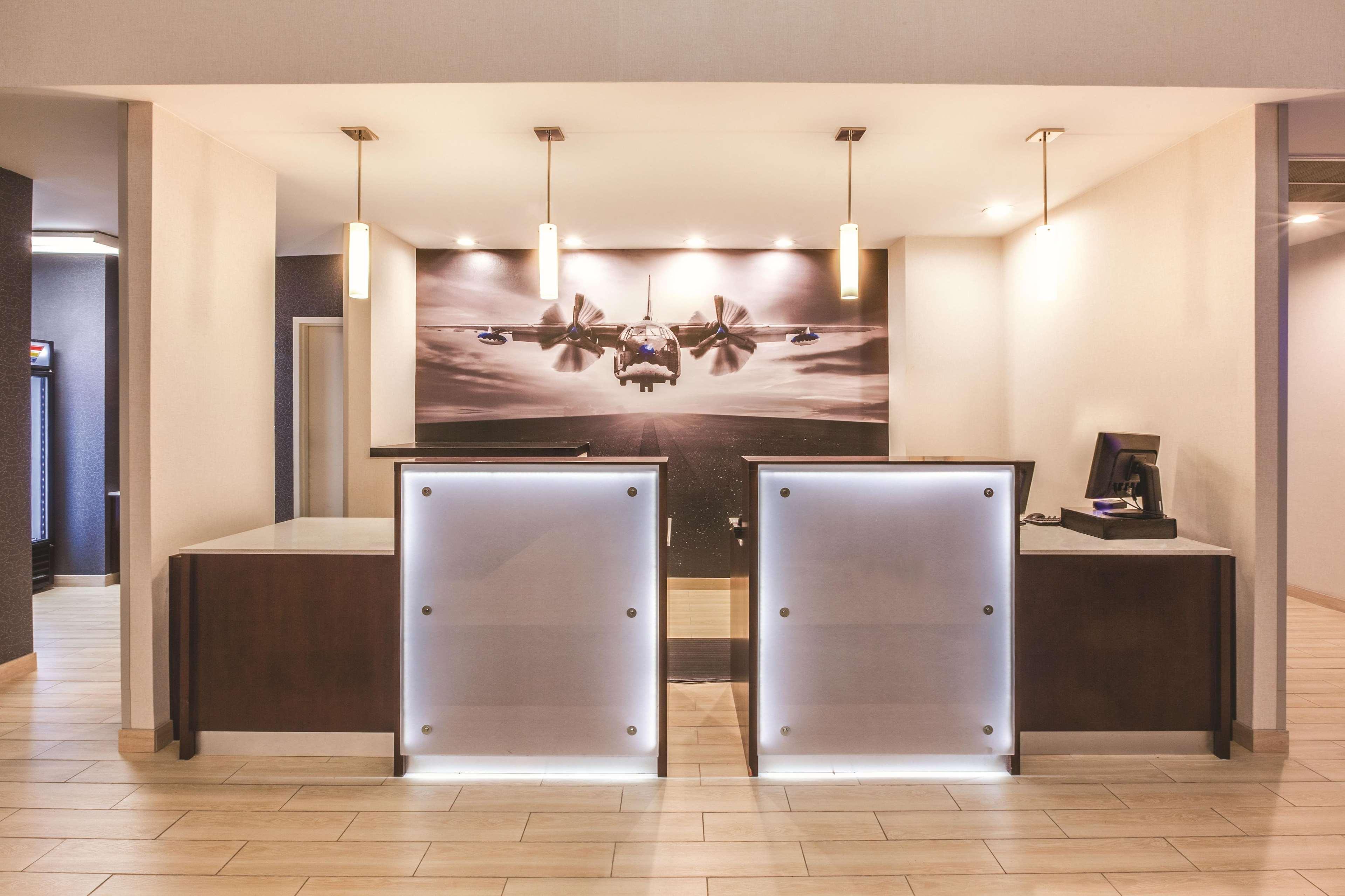 La Quinta By Wyndham Philadelphia Airport Hotel Essington Exterior photo