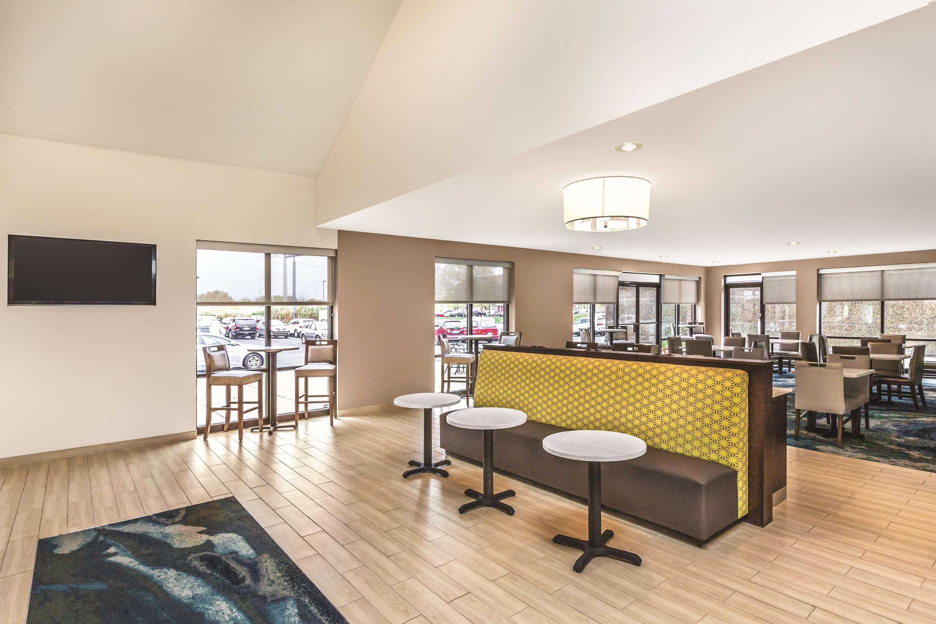 La Quinta By Wyndham Philadelphia Airport Hotel Essington Exterior photo